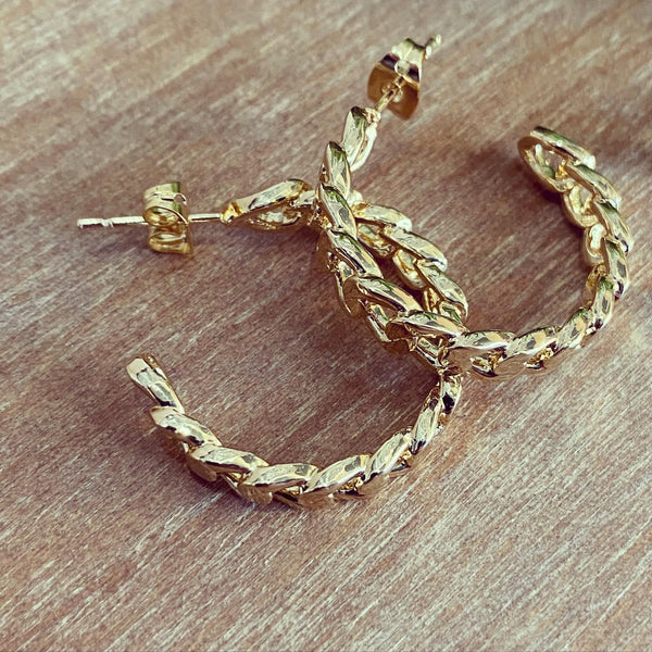 C H A I N Y Hoop Earring